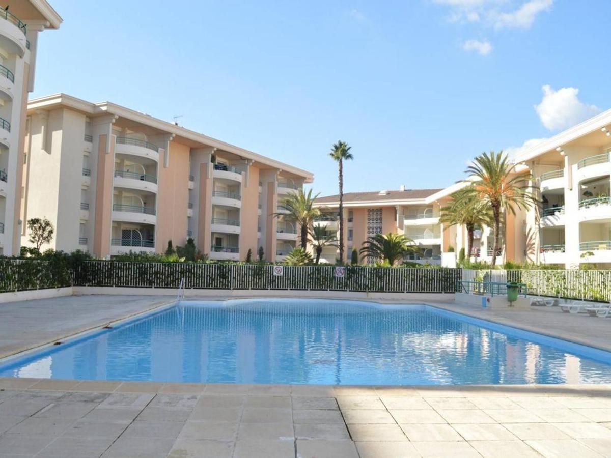 Frejus: Appt 2P, 5 Pers, Piscine, Plage A 150M, Parking, Animaux Ok - Fr-1-226A-357 Exterior photo